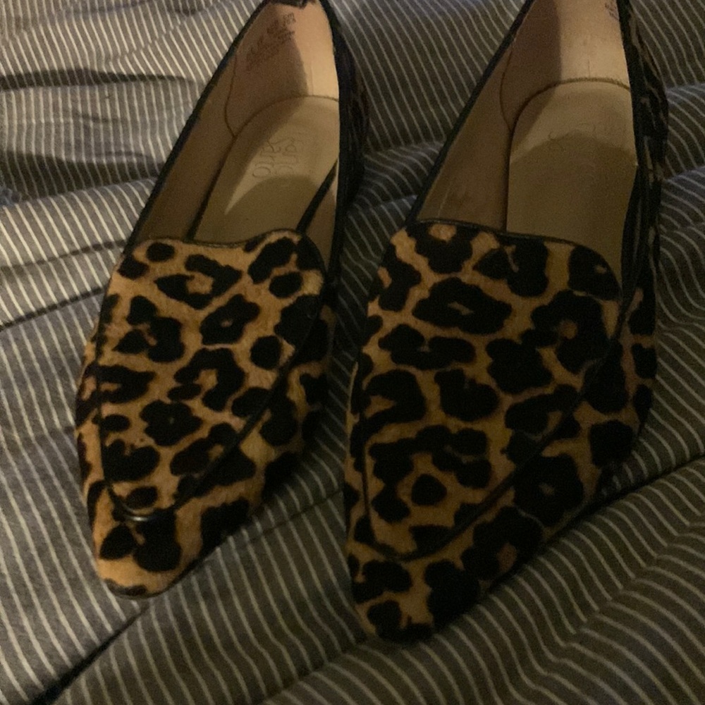 absolutely beautiful Franco Sarto flats worn twice, no wear,excellent condition